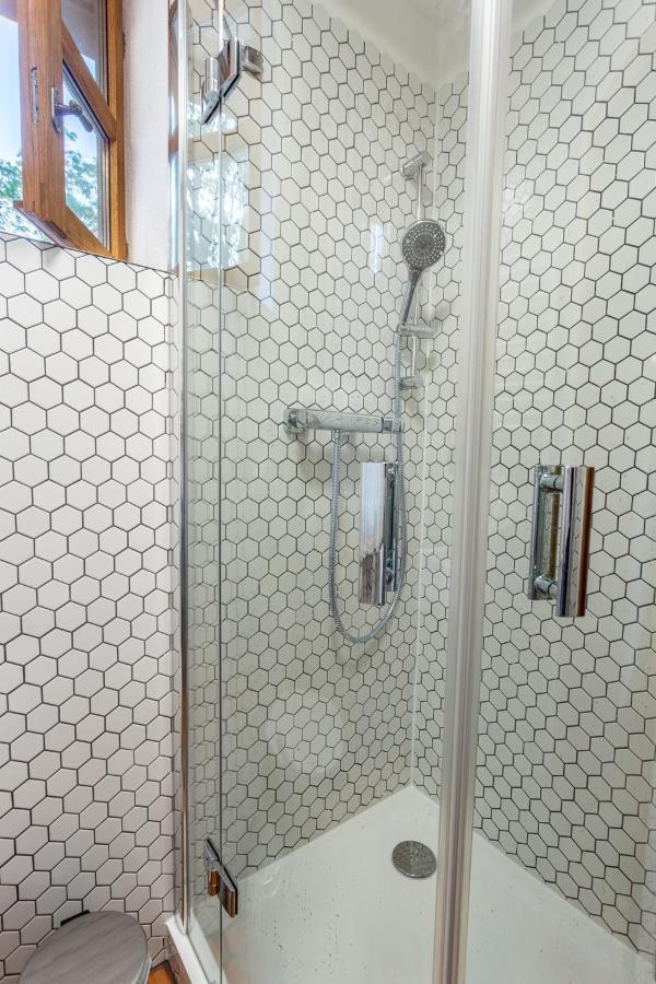 No 126 Apartment *